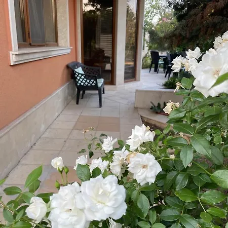 Къща за гости Casa di sole Къща за гости Варна